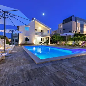 Pool House Luka , Zadar Croatia